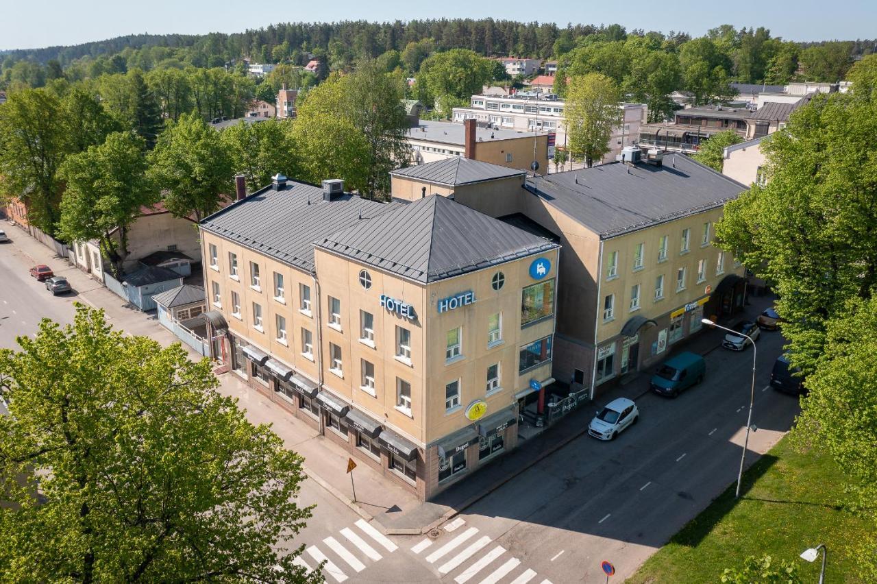 Hotelli Uninen Ловііса Екстер'єр фото